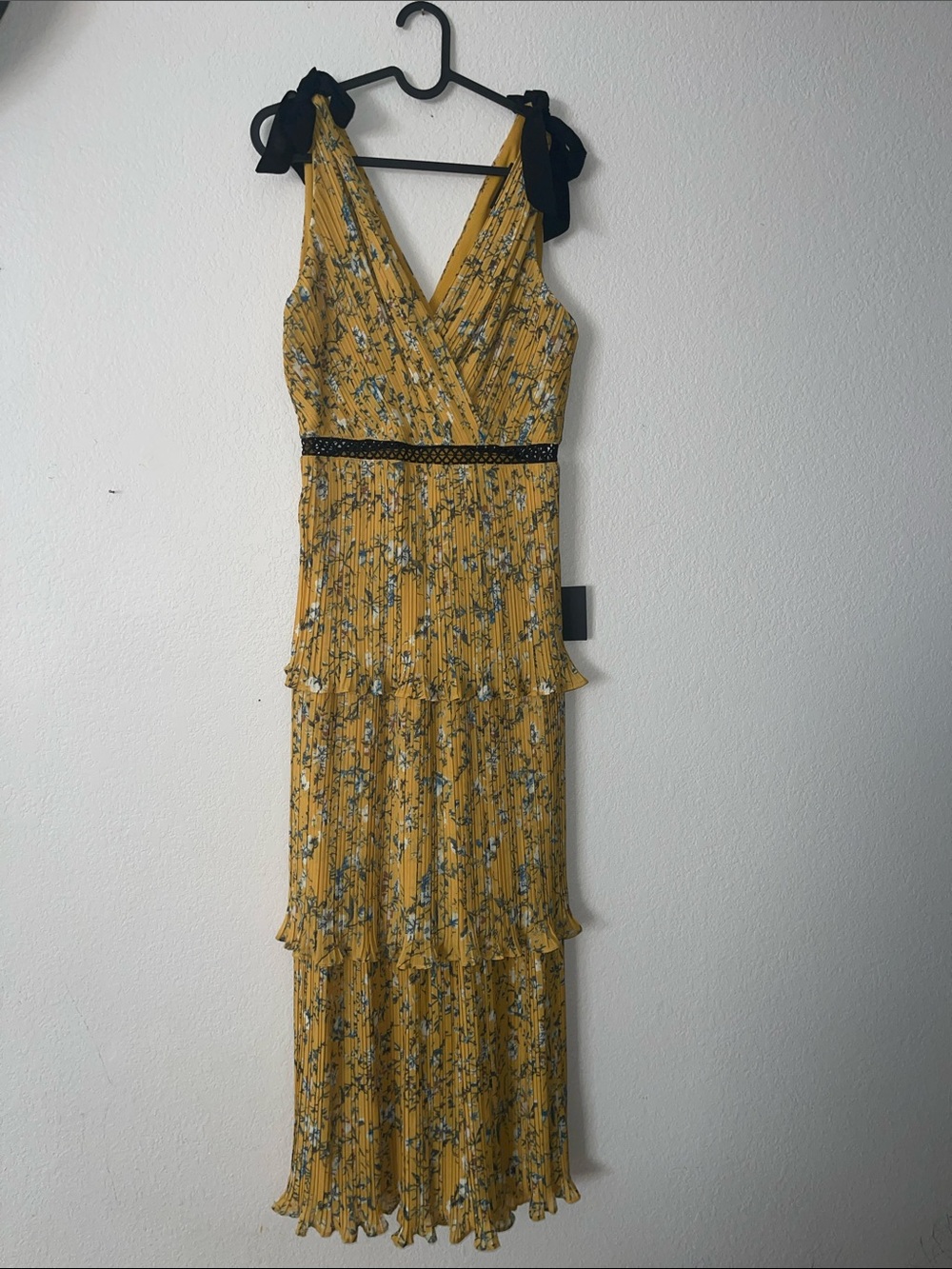 Lulu's Yellow Floral Tiered Maxi Dress with Black Tie Straps NWT